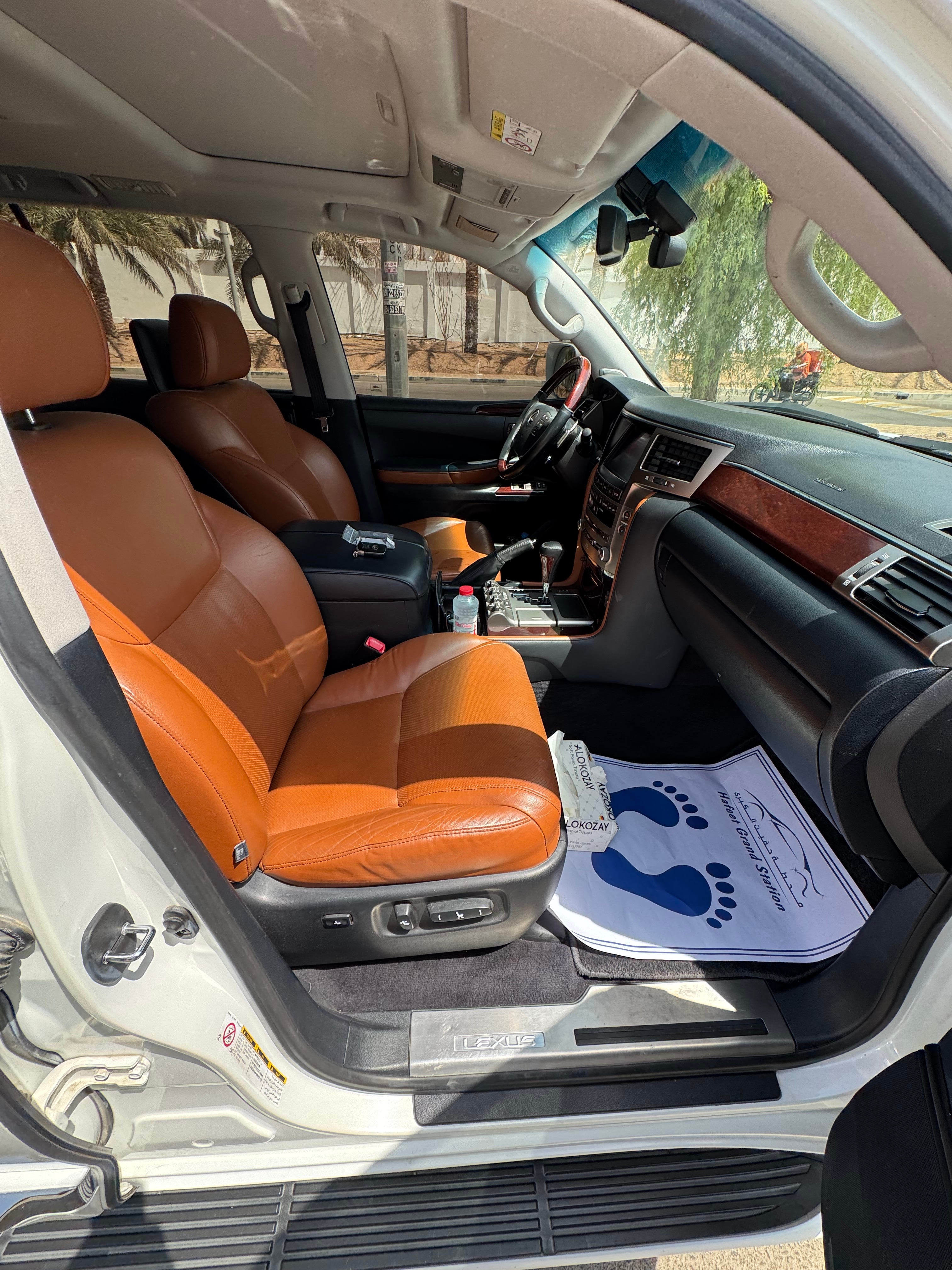 Weiß Lexus LX 570 Luxury 2013